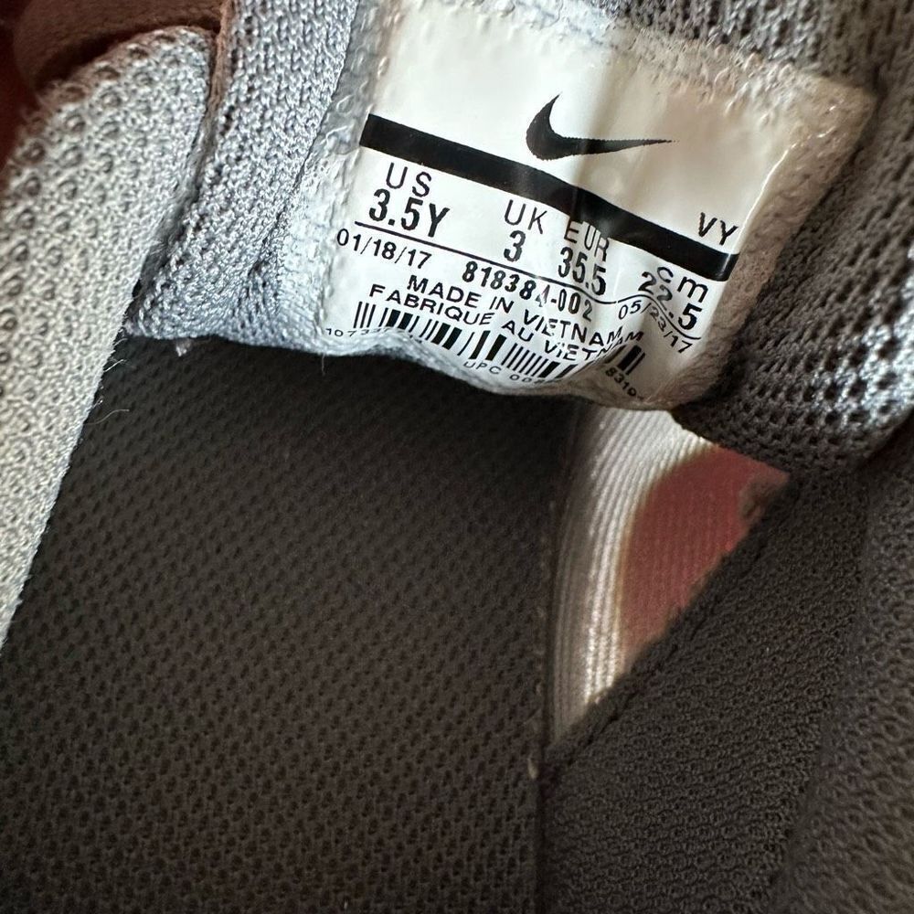 Nike Girls Tanjun Sneakers - Picture 7 of 8